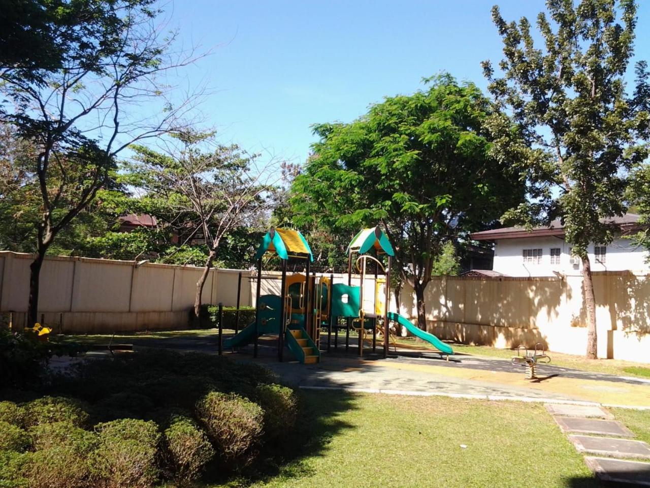 Cozy 2Br Staycation With Balcony Chateau Elysee For 4-6 Pax Paranaque City Екстериор снимка