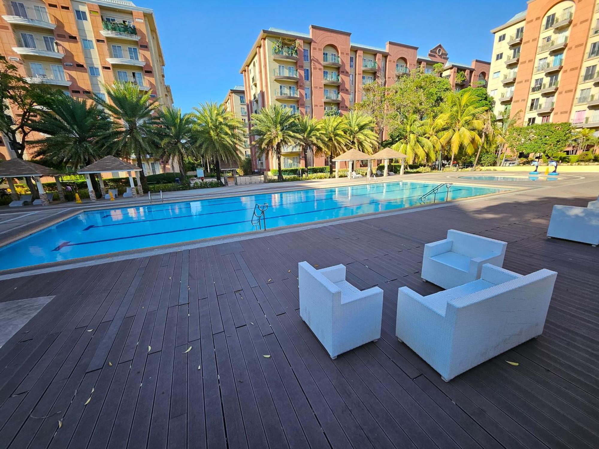 Cozy 2Br Staycation With Balcony Chateau Elysee For 4-6 Pax Paranaque City Екстериор снимка
