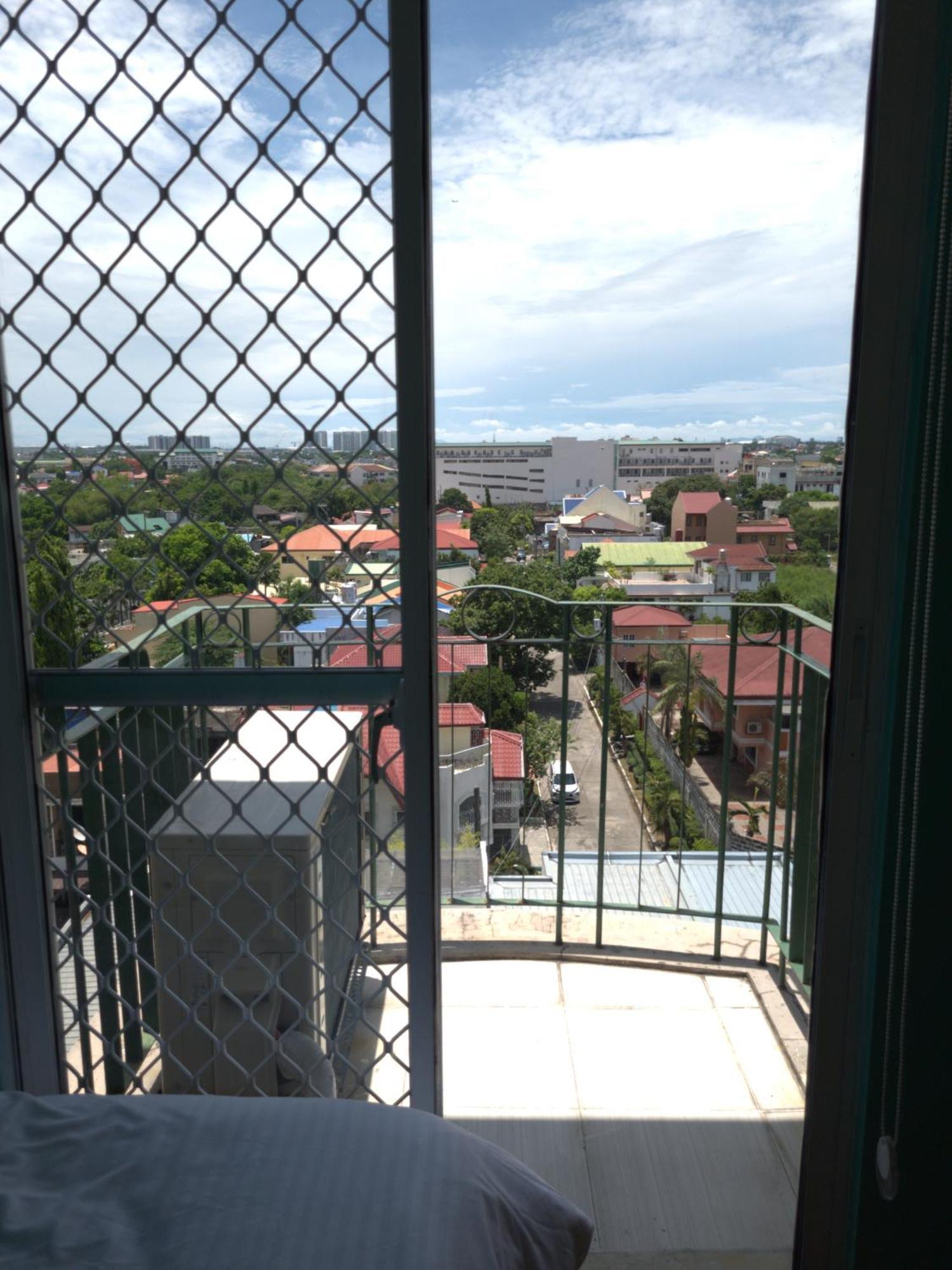 Cozy 2Br Staycation With Balcony Chateau Elysee For 4-6 Pax Paranaque City Екстериор снимка